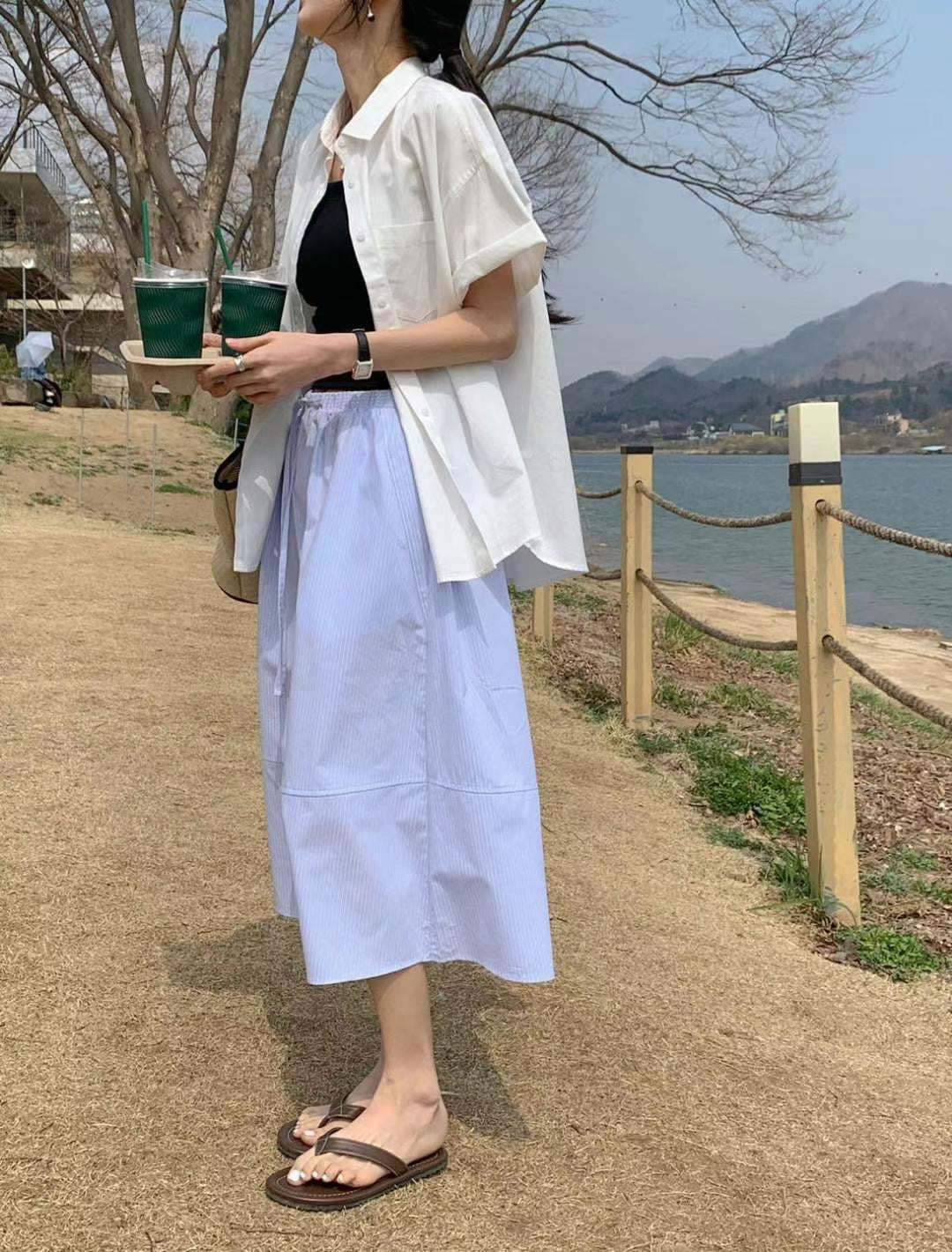 Ice stripe skirt with elastic waistband (light blue)