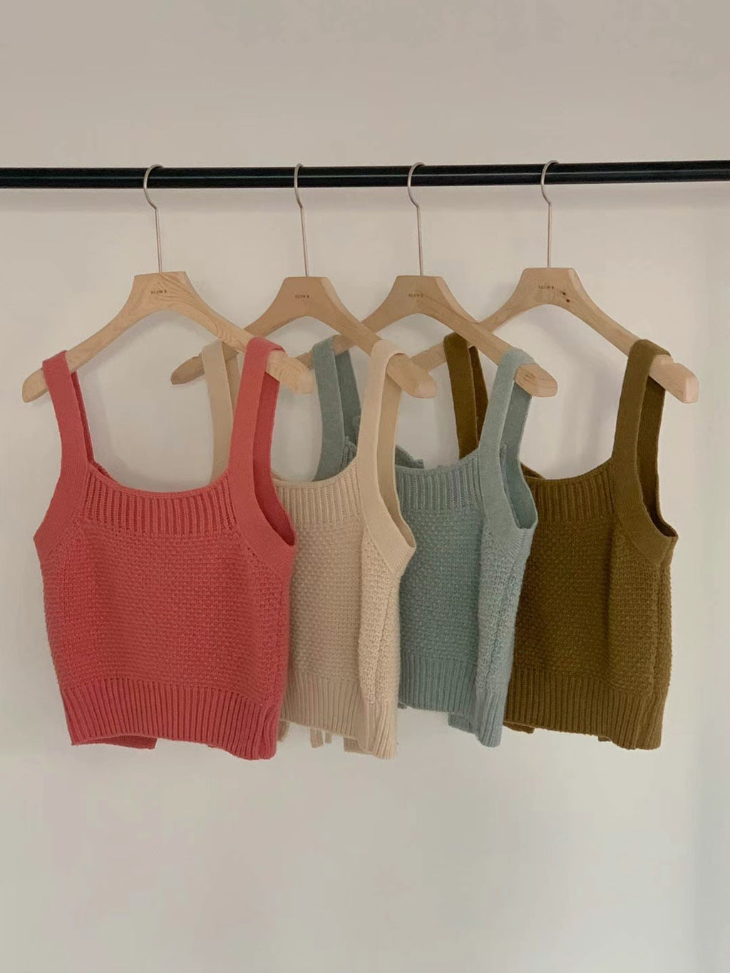 Sofia white blouse with pink wool knitted vest set