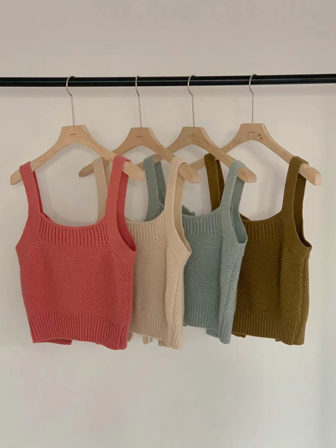 Sofia white blouse with pink wool knitted vest set