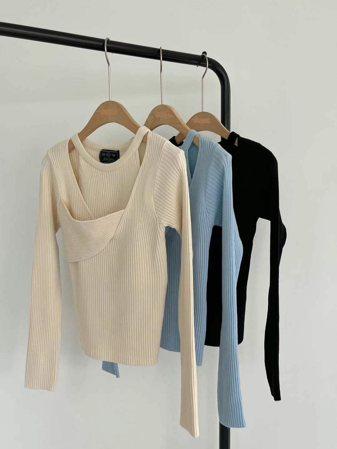 Alice fake two-piece set of long-sleeved knitwear (Cream)
