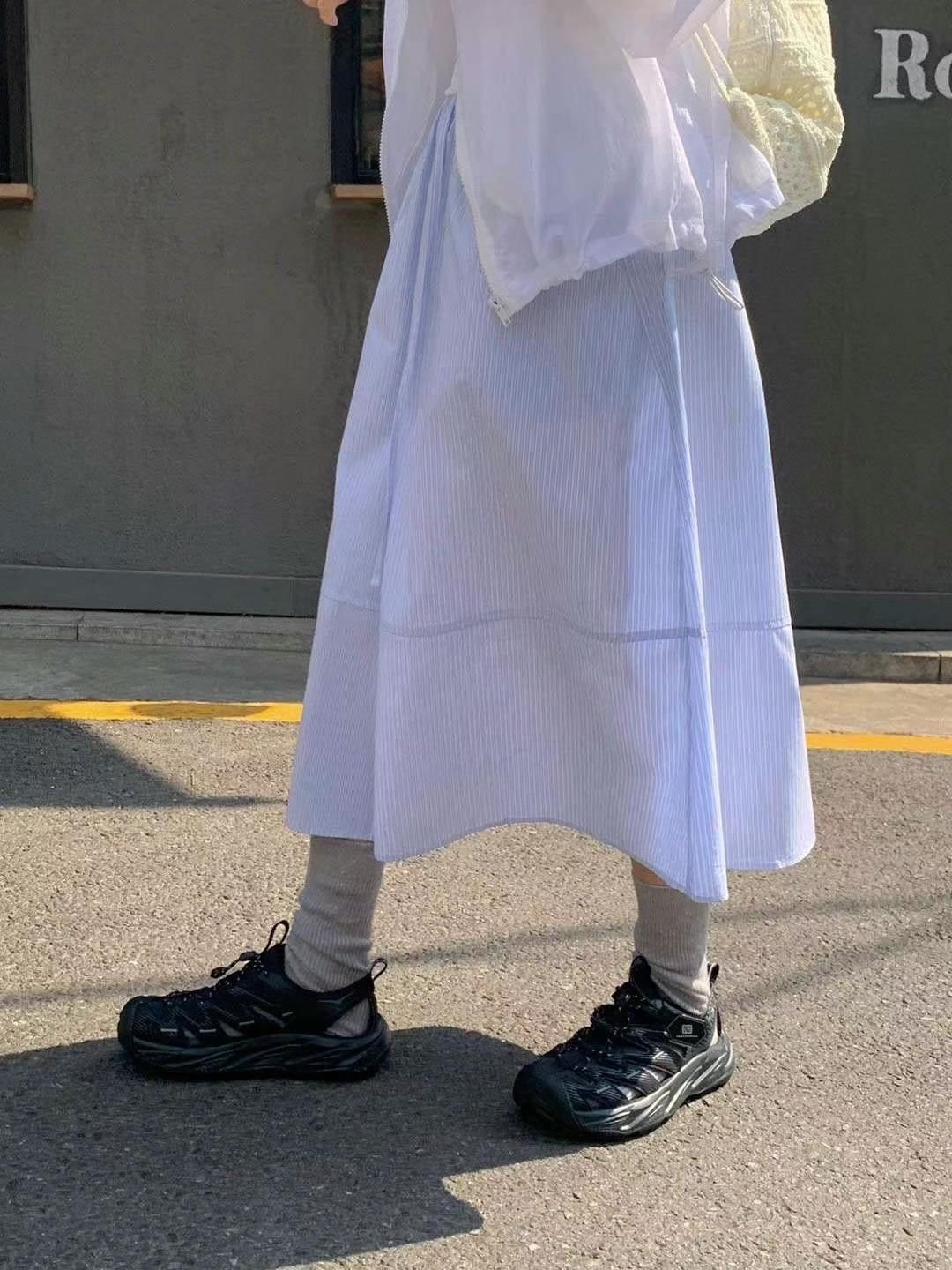 Ice stripe skirt with elastic waistband (light blue)