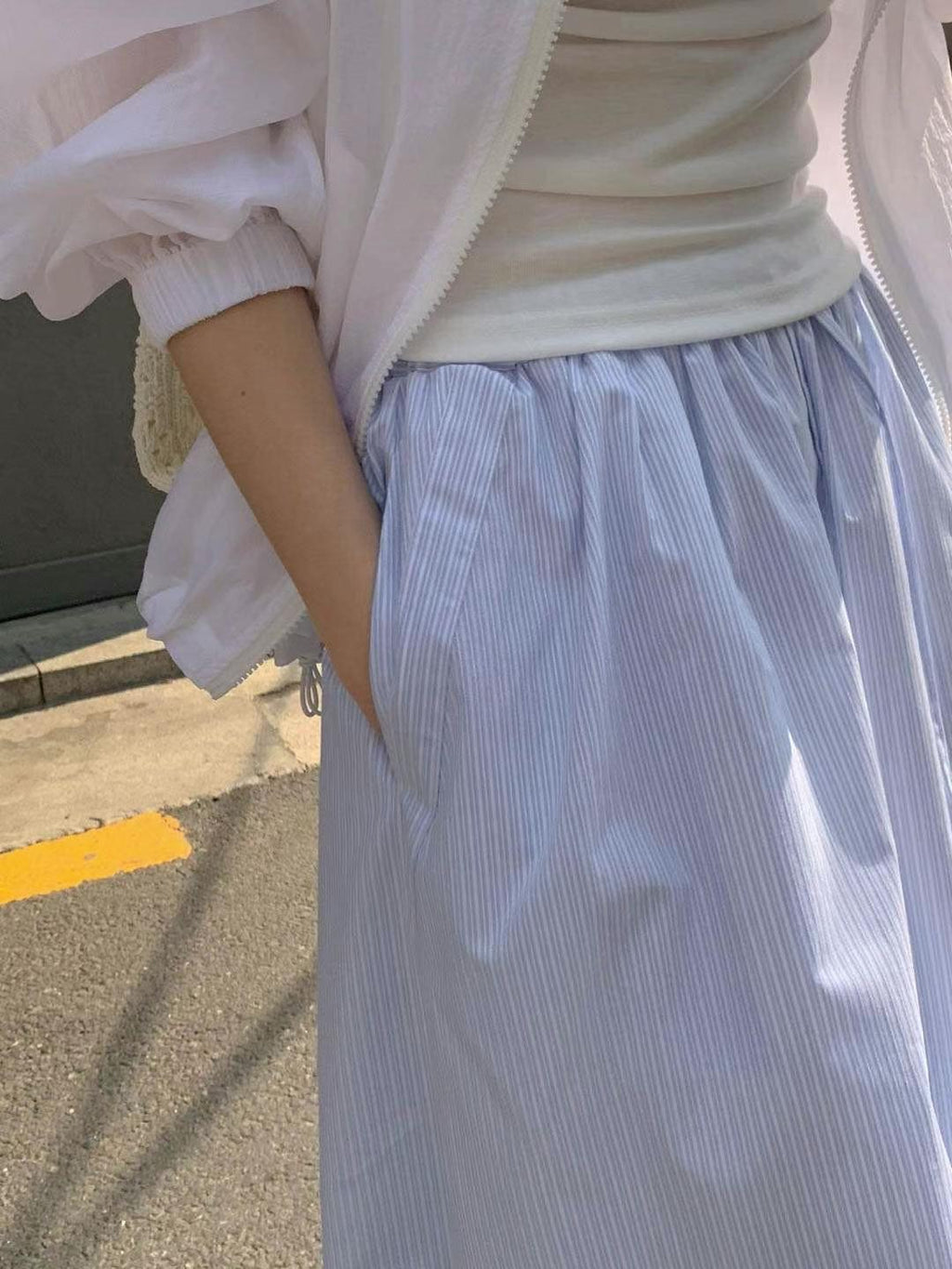 Ice stripe skirt with elastic waistband (light blue)