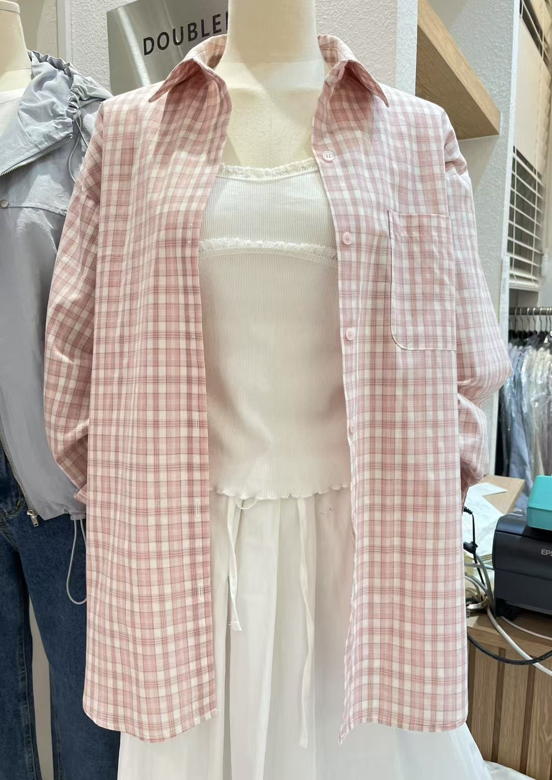 Minji checkered shirt pink