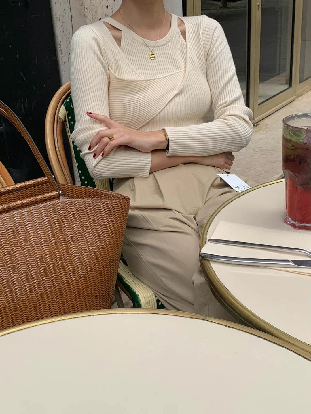 Alice fake two-piece set of long-sleeved knitwear (Cream)